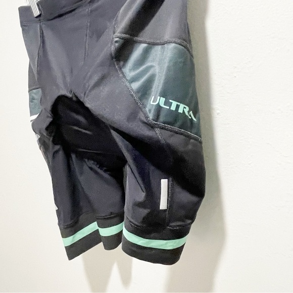 PERFORMANCE Women’s Black Turquoise ULTRA Cycling Shorts Padded Seat Size Large - Picture 2 of 5